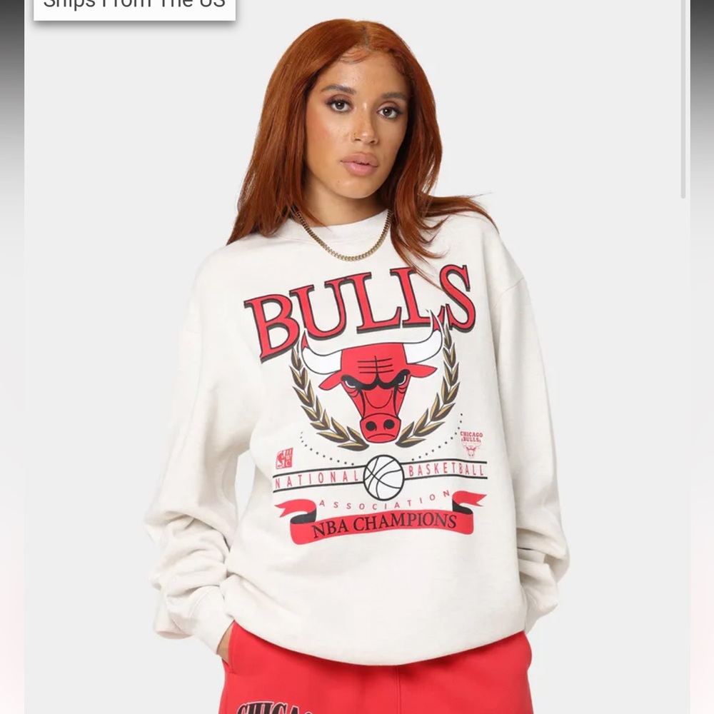 Mitchell & Ness Women's Chicago Bulls National Crewneck in White Marle
